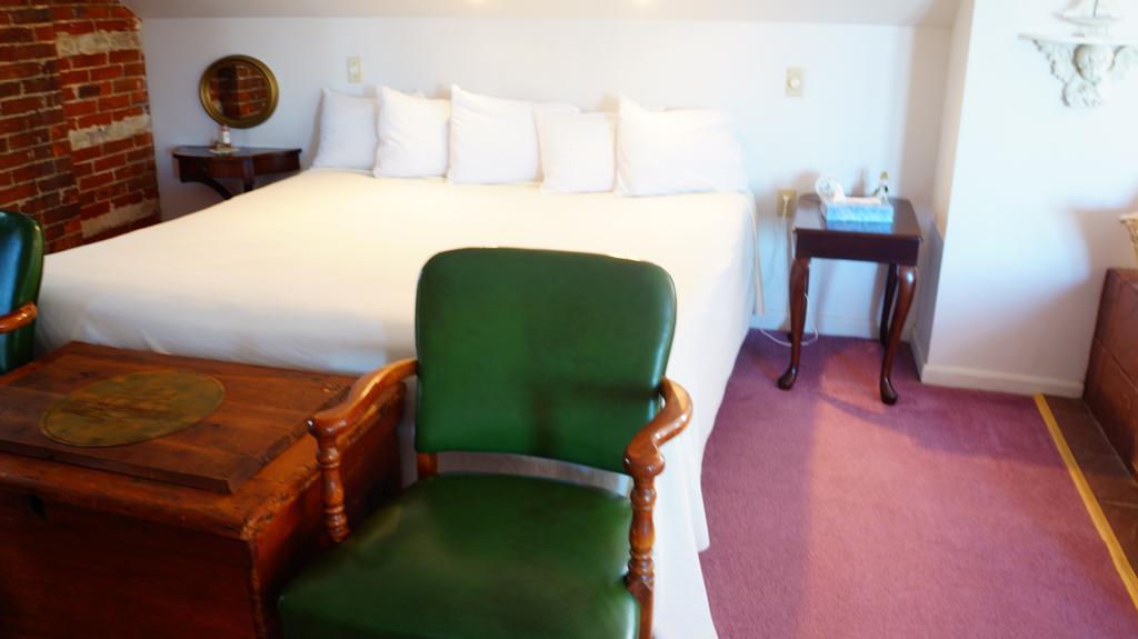 Harbor Haus Inn & Suites Hermann Habitación foto